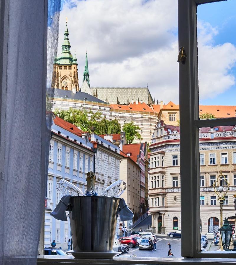 Three Golden Crowns Apartments Aparthotel Praga