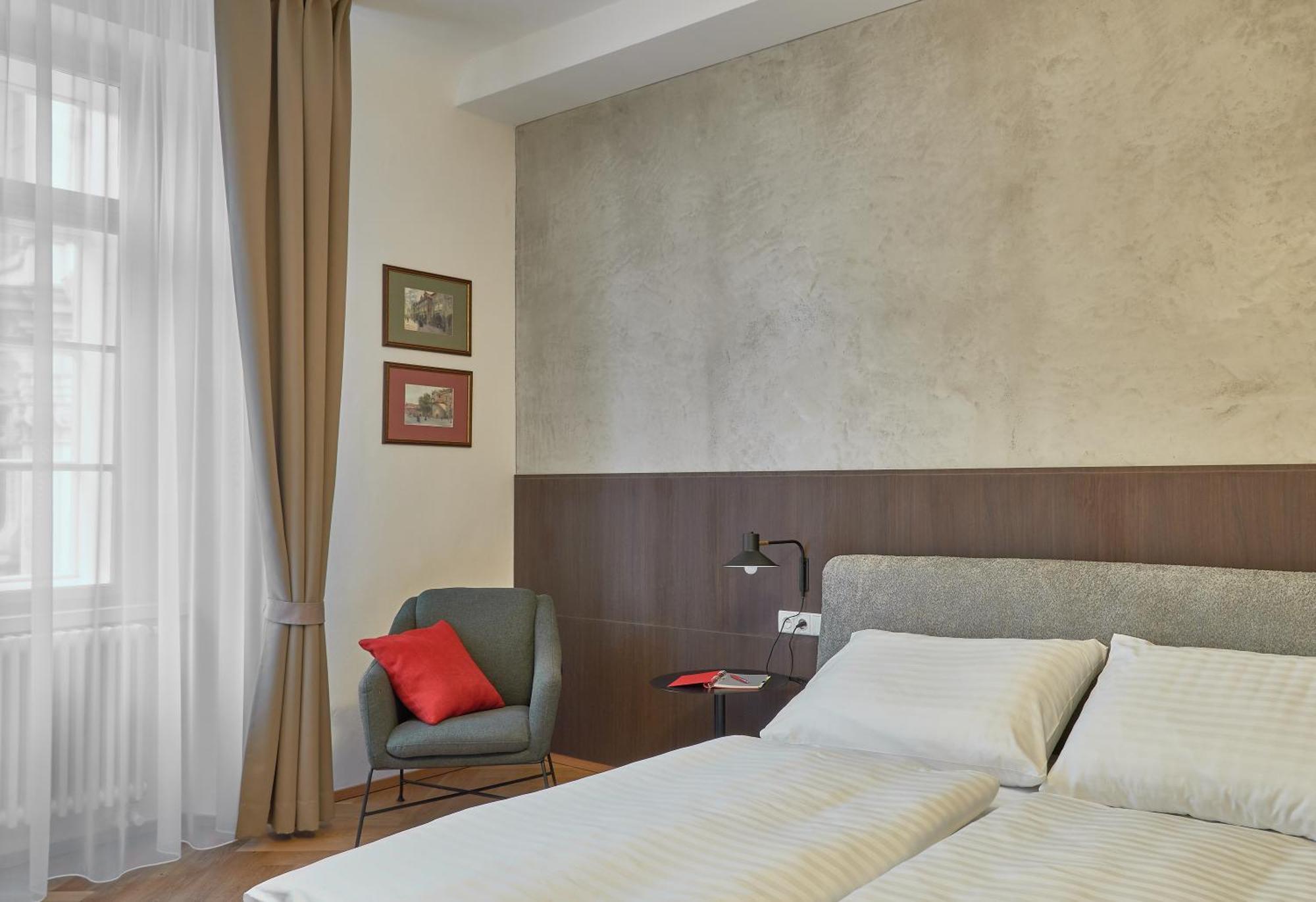 Aparthotel Three Golden Crowns Apartments Praga
