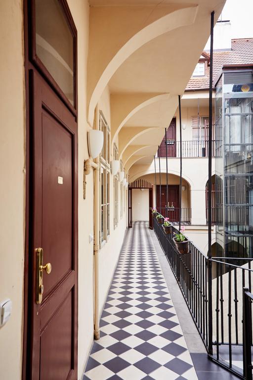 Three Golden Crowns Apartments Praga