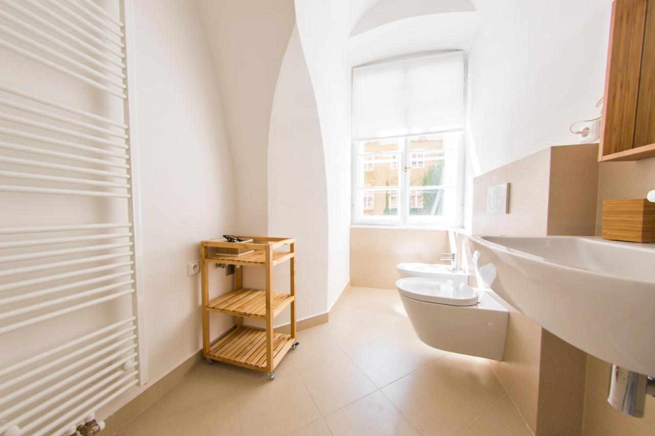 Three Golden Crowns Apartments 3* Praga