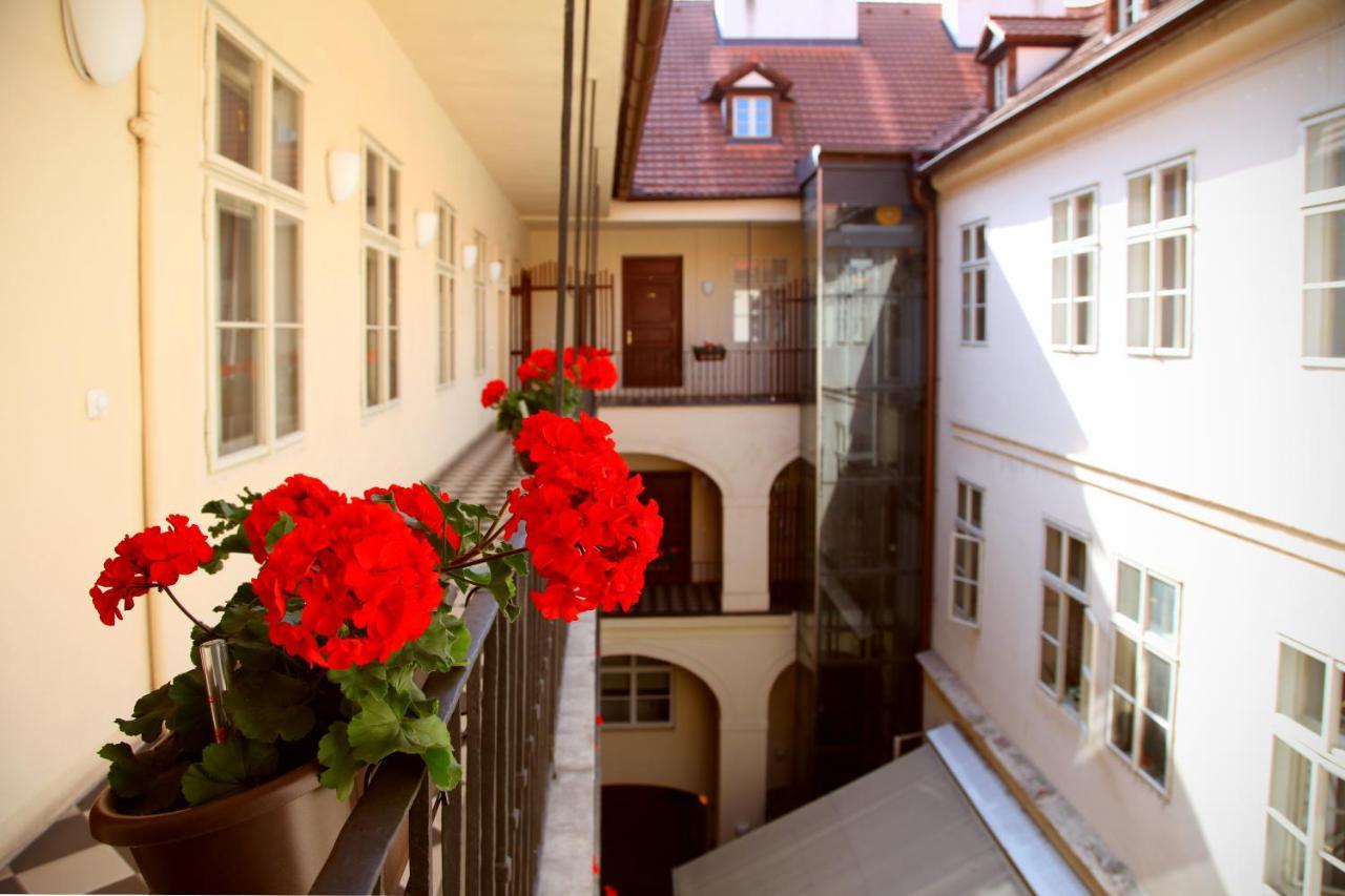 Aparthotel Three Golden Crowns Apartments Praga
